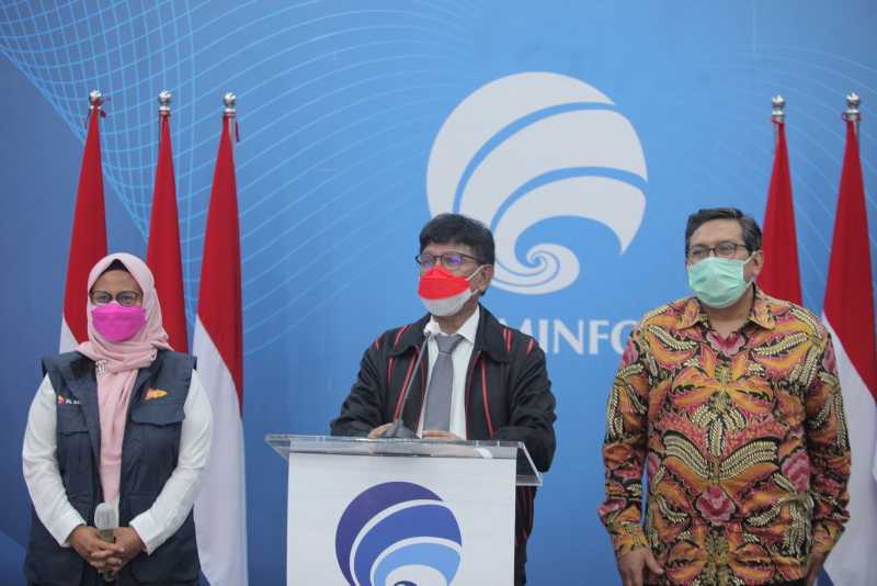 KEMENTERIAN KOMINFO SERAHKAN SKLO 5G KEPADA XL AXIATA