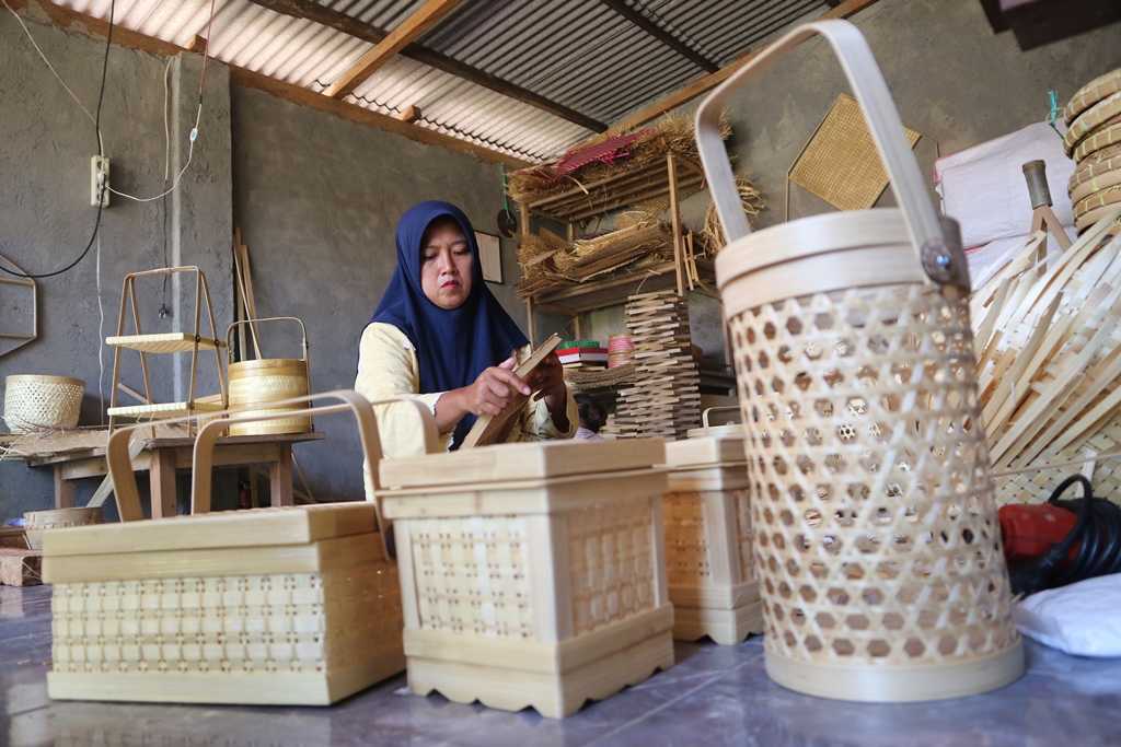 Kerajinan Anyaman Bambu