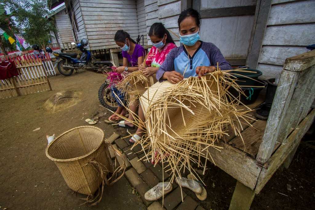 Kerajinan Anyaman Bambu