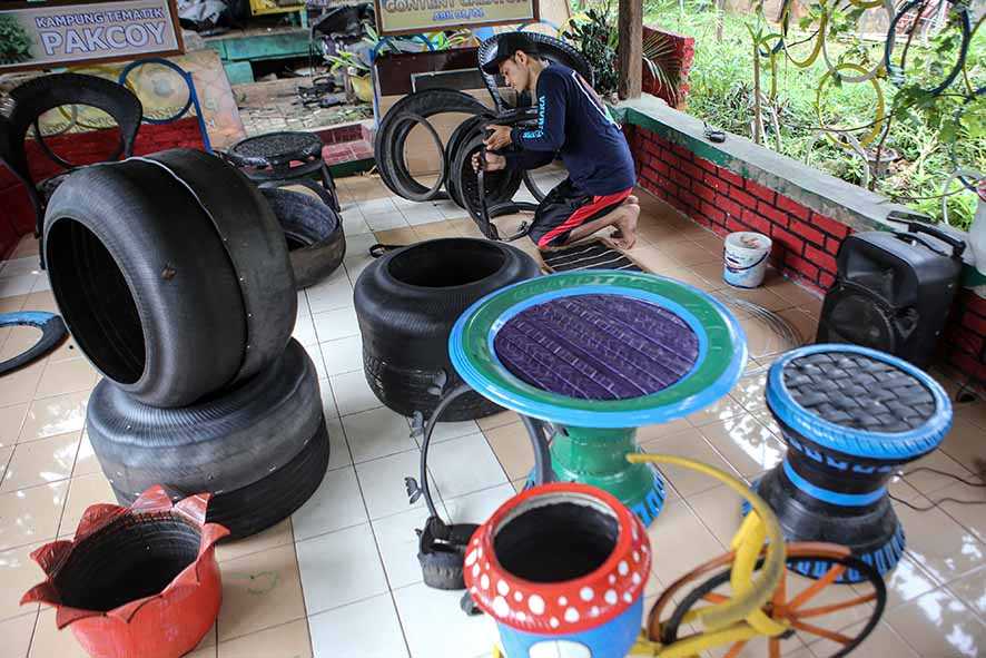 Kerajinan dari Ban Bekas