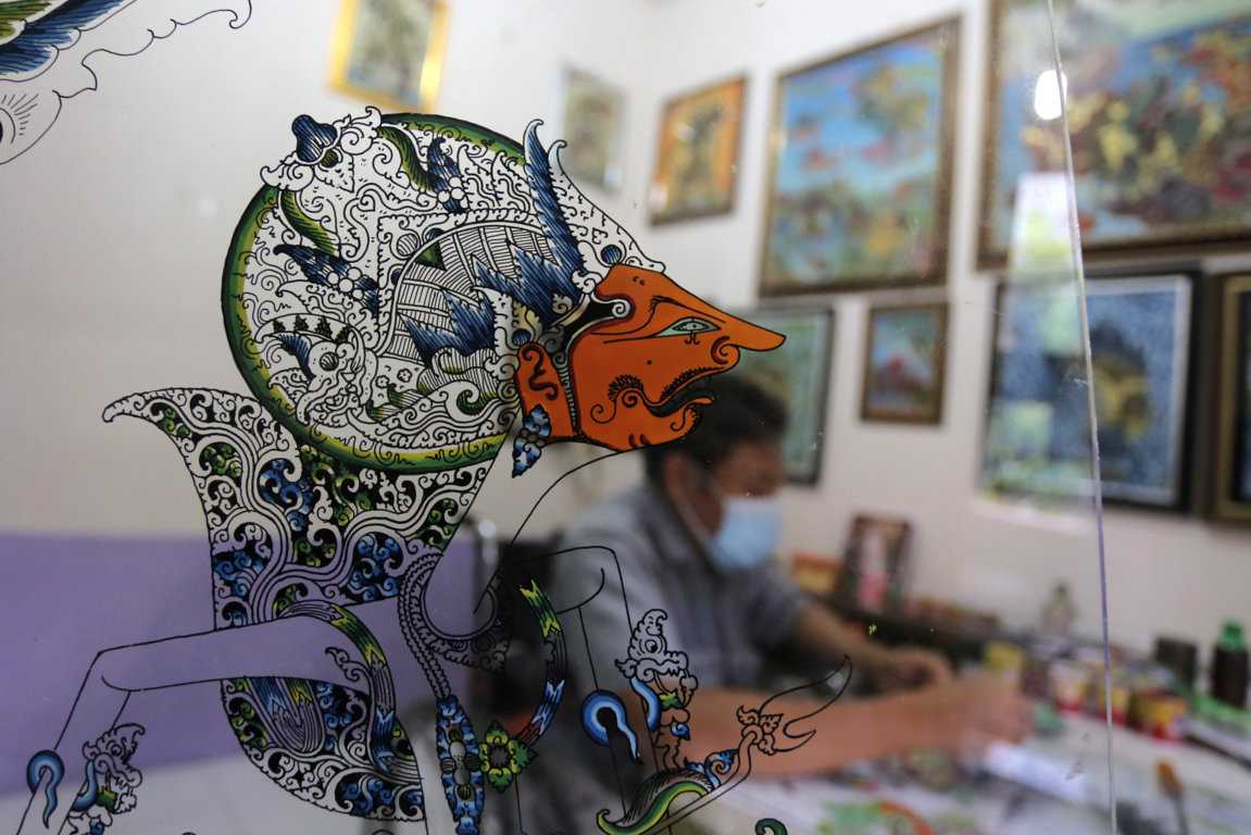 Kerajinan Lukis Kaca