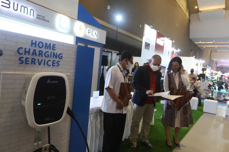 Kerjasama PLN UID Jakarta Raya, Perum Damri, dan PT Tri Energi Berkarya (TEB) Bangun SPKLU