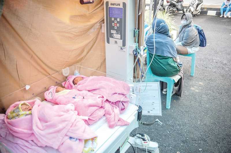 KHAWATIR GEMPA SUSULAN, BAYI DIEVAKUASI