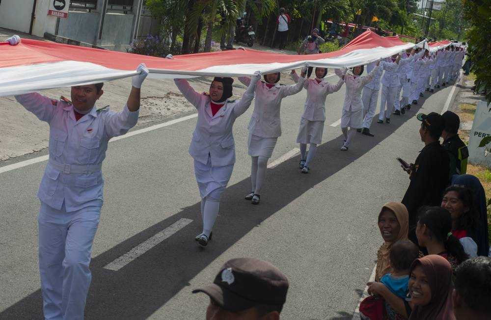 Kirab bendera Merah Putih