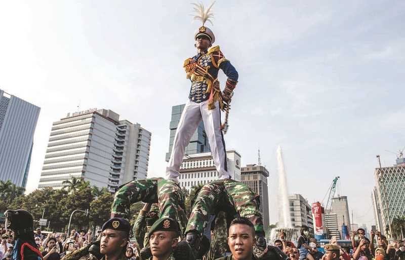 KIRAB "DRUMBAND" AKADEMI TNI