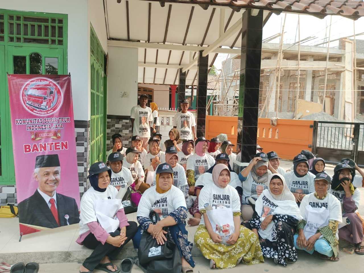Komunitas Sopir Truk Adakan Kongkow Bareng UMKM dan Sosialisasikan Ganjar Pranowo