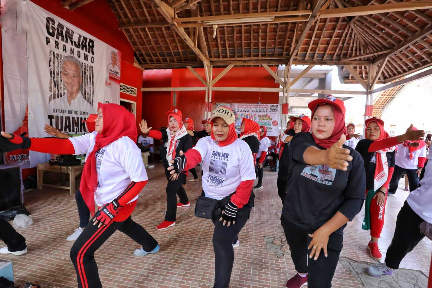 Komunitas Sopir Truk Ganjar Ajak Emak-Emak Cegah Osteoporosis Lewat Senam Sehat