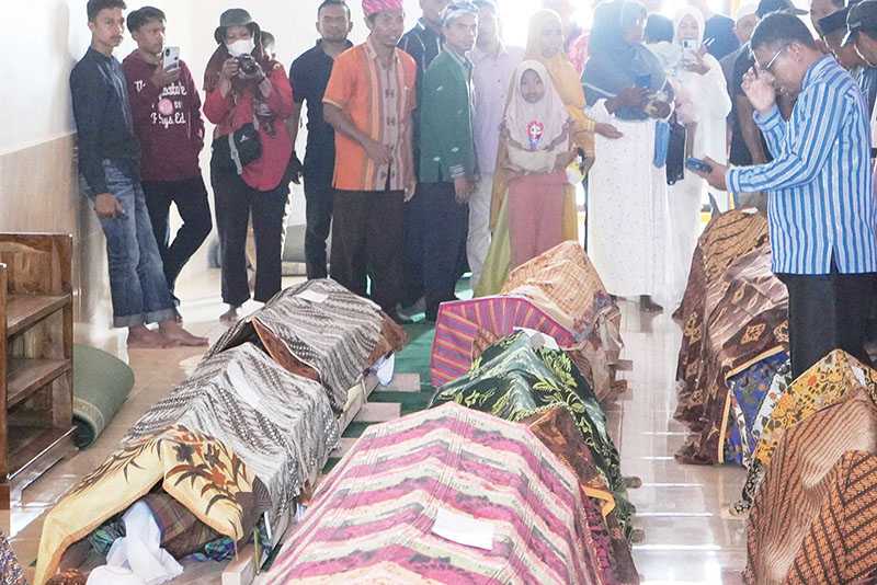 Korban Kapal Tenggelam di Teluk Liana Bangai