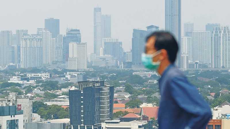 KUALITAS UDARA BURUK, JAKARTA BERSELIMUT KABUT ASAP