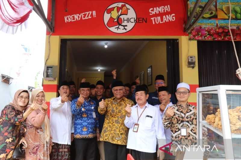 Lewat Usaha Ayam Goreng ZChicken, Baznas Bantu 2.000 Mustahik di Indonesia
