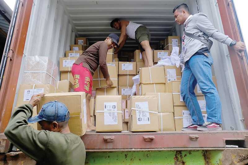 LOGISTIK SURAT SUARA PILPRES TIBA DI PONTIANAK