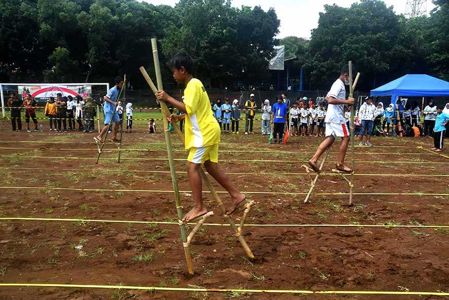 Lomba Balap Eggrang
