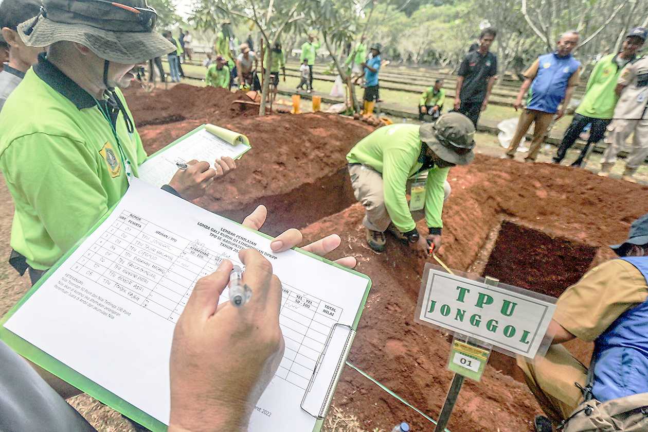 Lomba Gali Kubur