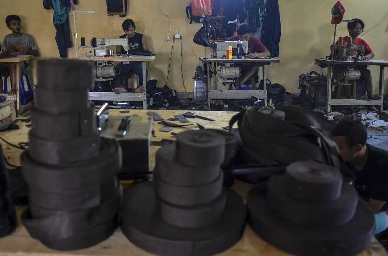 Lonjakan Bahan Baku