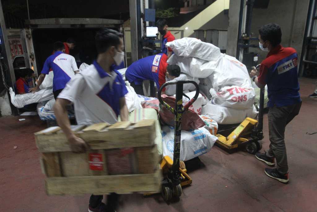 Lonjakan Pengiriman Barang