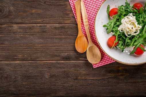 Mahasiswa dengan Minim Budget Bisa Nggak Ya Tetep Makan Makanan Sehat ? Simak Beberapa Tips Berikut Ini