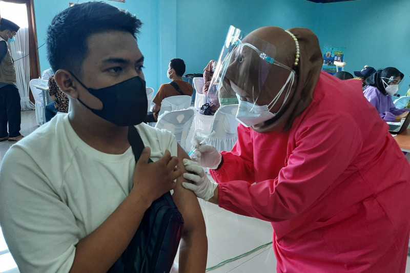 Mantap, Dua Daerah di Kepri Capai Target 70 Persen Vaksinasi 18 Tahun ke Atas