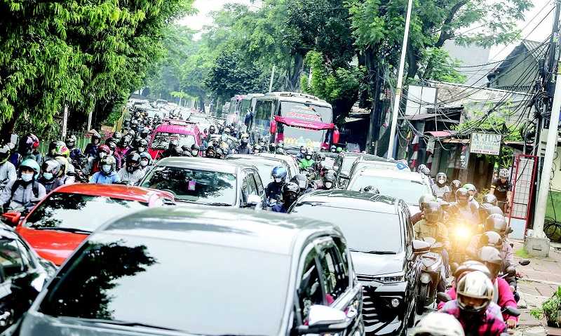 MASYARAKAT KEMBALI BERAKTIVITAS
