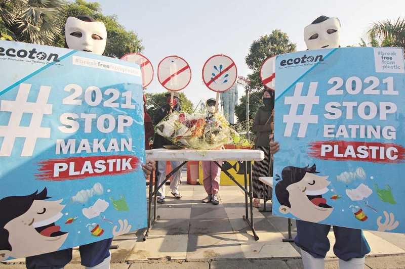 MEMPERINGATI HARI BUMI
