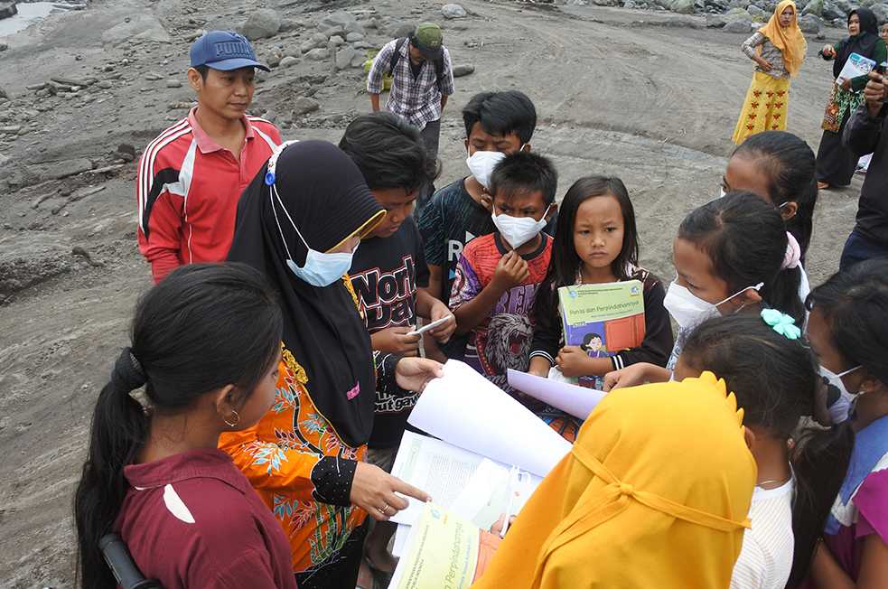 Mengantar Pelajaran