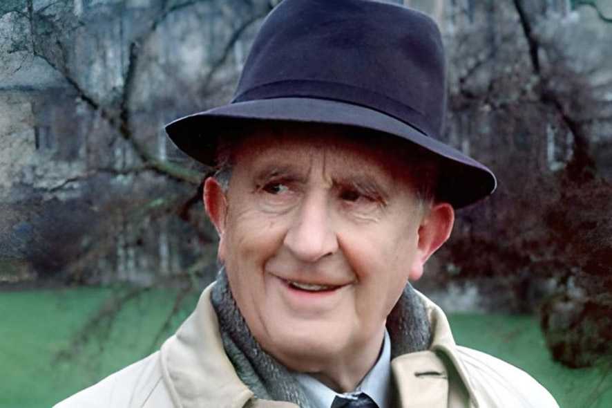 Mengenang J.R.R. Tolkien, Penulis Seri "The Lord of the Rings"