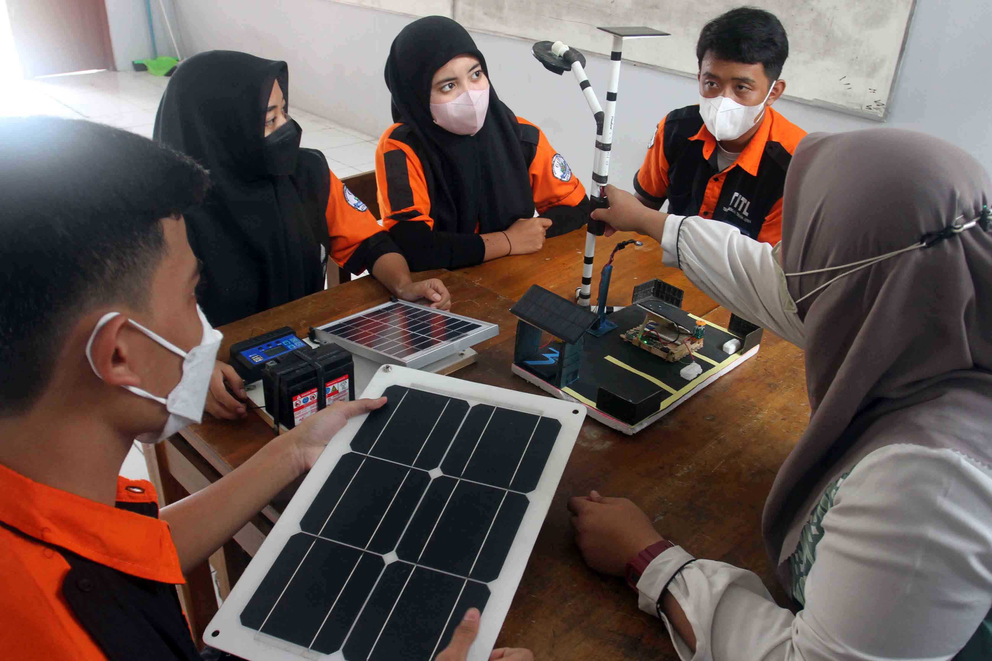 meningkatkan kompetensi siswa