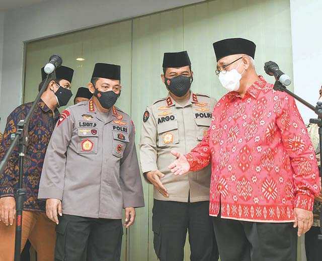 Menjaga Ketertiban
