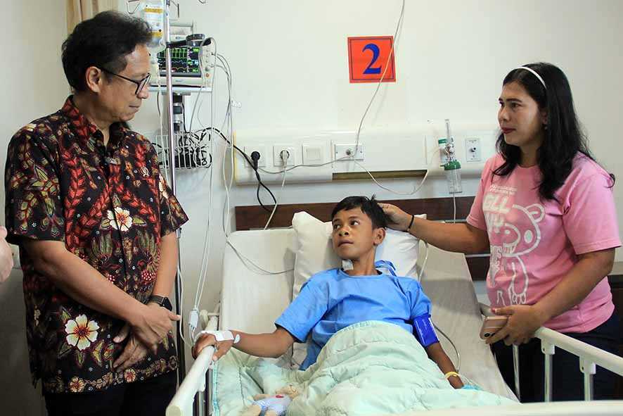 Menkes Sapa Pasien di RSUD Adam Malik Medan