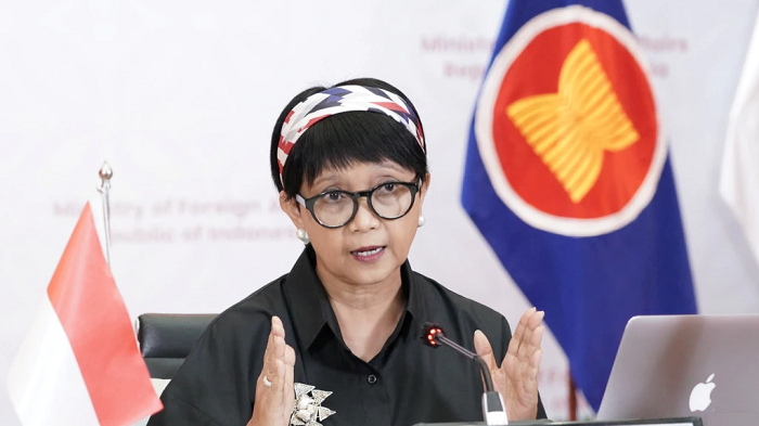 Menlu Serahkan Empat WNI Eks Sandera Abu Sayyaf Pada Pihak Keluarga