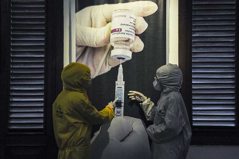 Menonton Pameran Berhazmat