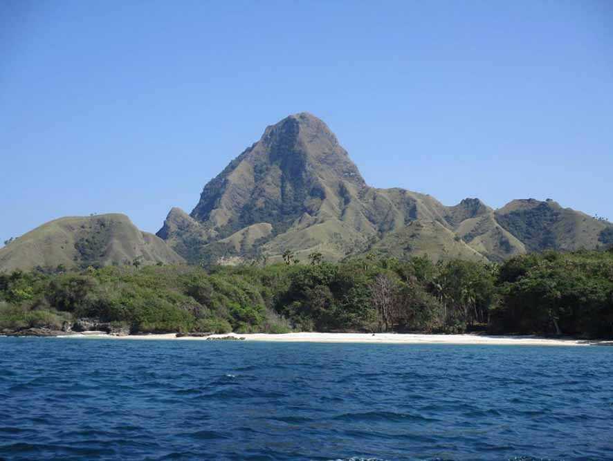 Mules, Pulau Cantik Mirip  di Film "Jurassic World"