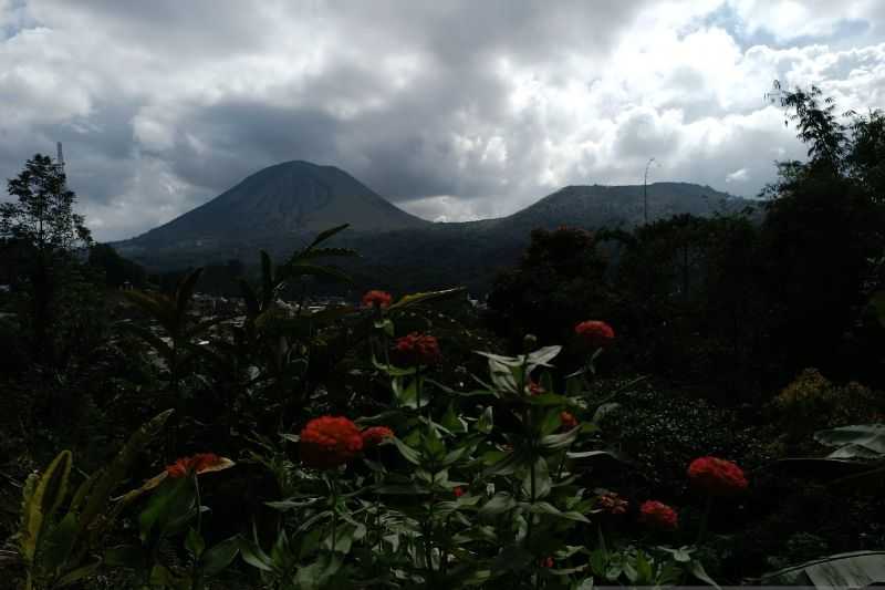 Muncul Ancaman Letusan, Gunung Lokon di Tomohon Tertutup untuk Pendakian