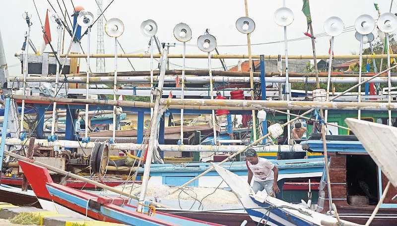 NELAYAN TIDAK MELAUT AKIBAT ANGIN KENCANG