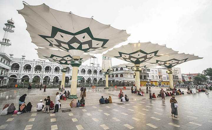 Ngabuburit di Payung Madinah