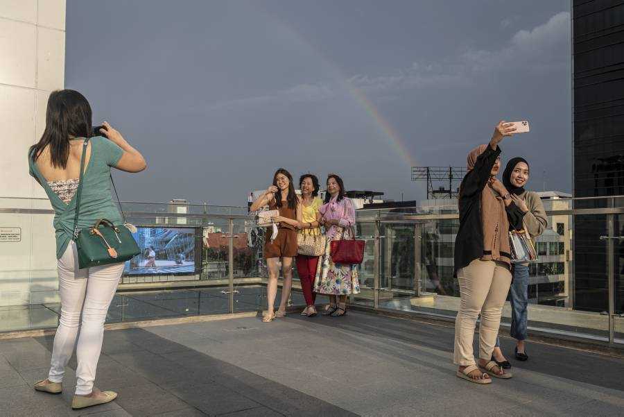 Ngabuburit di Sky Deck Sarinah