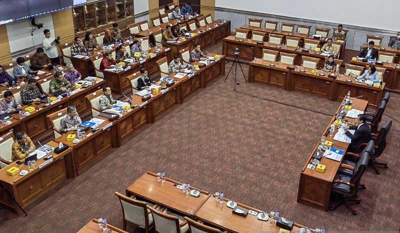 Paripurna DPR Setujui RUU Traktat Pelarangan Senjata Nuklir Jadi UU