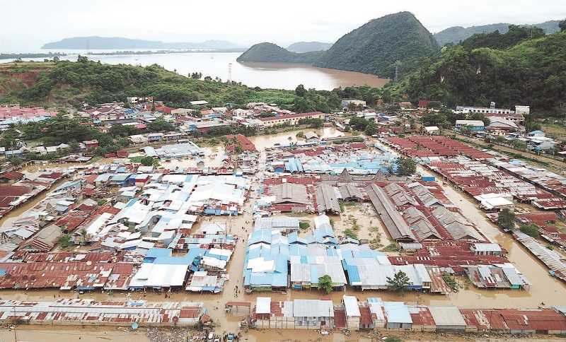 PASAR YOUTEFA TERENDAM BANJIR