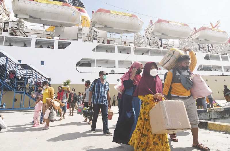 PELABUHAN DI PALU MULAI RAMAI