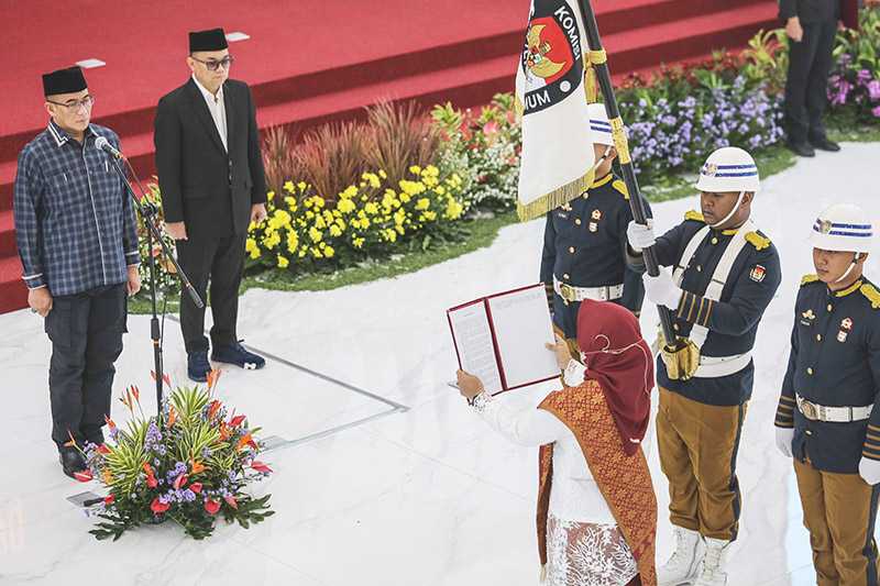 Pelantikan Anggota KPU Malut