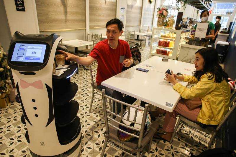 Pelayan Robot