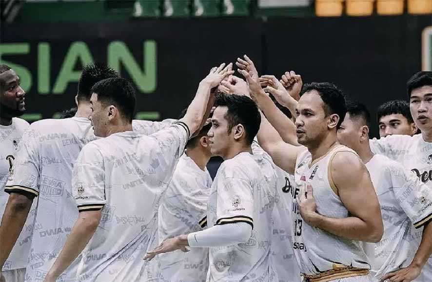 Pemain Dewa United Jadi Pelatih dan Main Voli Saat Libur IBL