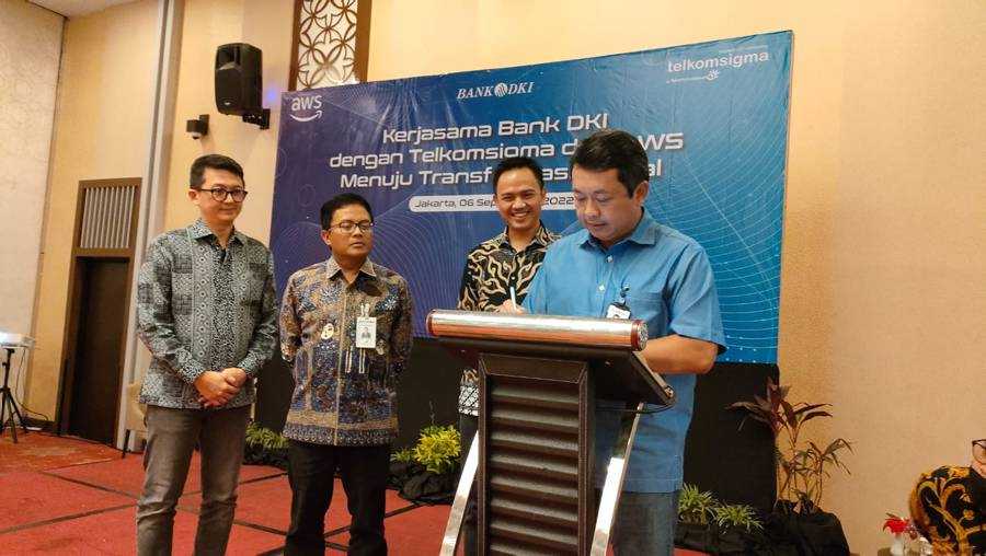 Pemanfaatan Teknologi Komputasi Awan Pada Layanan Perbankan Bank DKI