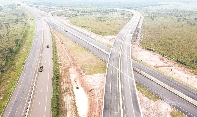 PEMBANGUNAN JALAN TOL TRANS SUMATERA