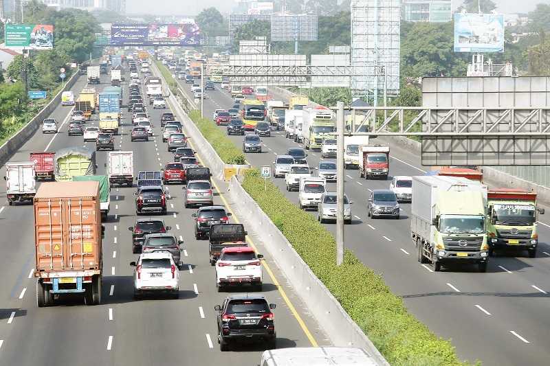 PEMBATASAN ANGKUTAN BARANG DI JALAN TOL TANGERANG-MERAK