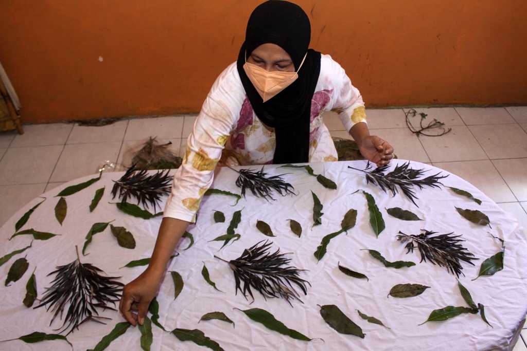 Pembuatan Kain Ecoprint