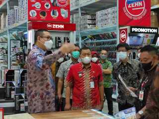 Pembukaan Gerai Mitra10 di Semarang
