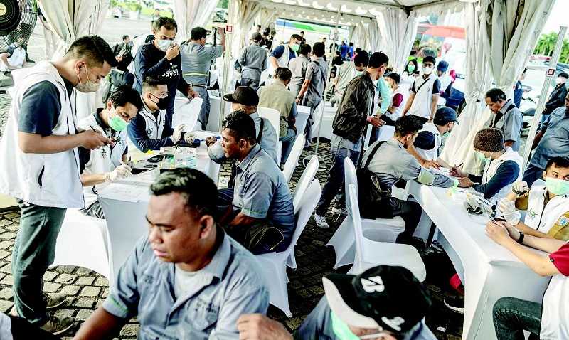 PEMERIKSAAN KESEHATAN SOPIR BUS DALAM PROGRAM MUDIK GRATIS