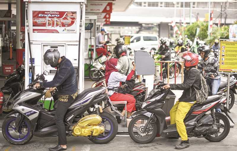 PEMERINTAH BERENCANA UNTUK MENYESUAIKAN HARGA BBM