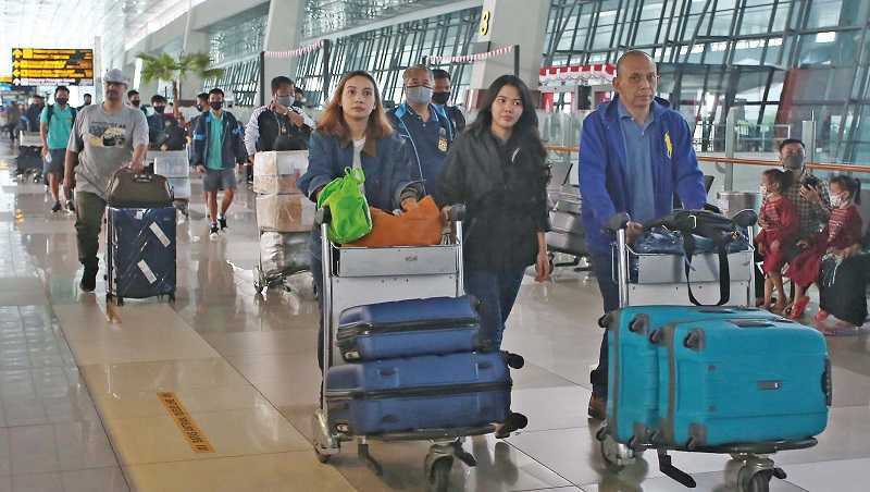 PEMERINTAH IZINKAN KENAIKAN HARGA TIKET PESAWAT