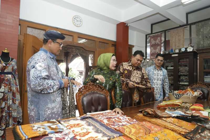 Pemkab Beri Pelatihan Membatik Kepada Puluhan Warga Serang